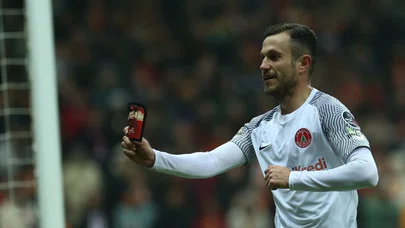 Kocaelispor Dört Futbolcuyla Görüşüyor