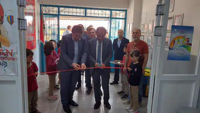 Laçin Atatürk Ortaokulu Öğrencilerinin Yıl Sonu Resim Sergisi Açıldı