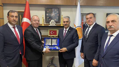 Milletvekili Ahlatcı, Mecliste Ziyaretçilerini Ağırlıyor