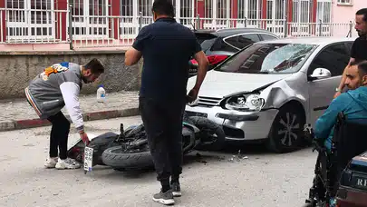Otomobille Çarpışan Motosikletin Sürücüsü Yaralandı
