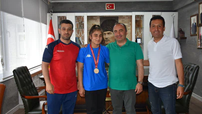 Şampiyon Güreşçiden Başkan Sülük’e Ziyaret  
