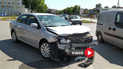 İki Otomobil Çarpıştı: 1 Yaralı