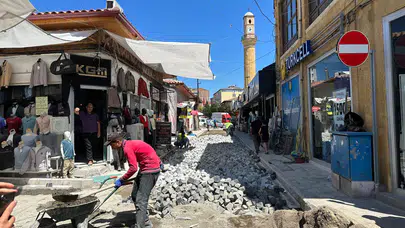 Arasta’ya Arnavut Taşları Döşeniyor
