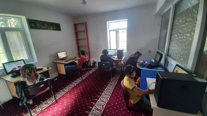 Bilişim Sınıfı Açılan Camide Öğrenciler Sınavlara Hazırlanıyor