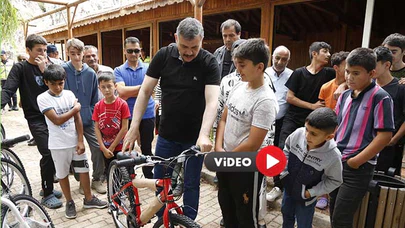 Depremzede Çocuklara Bisiklet Hediye Ettiler
