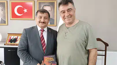 Gökgöz’den Günay’a Kitap Hediyesi