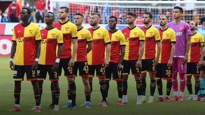 Göztepe, 10 Futbolcuyla Yollarını Ayırdı