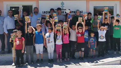 Kur'an Kursu Öğrencileri Kütüphaneyi Gezdi