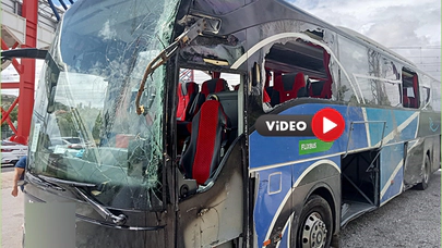 Şehirlerarası Otobüs Durağa Daldı: 4 Yaralı