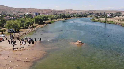 Suya Düşen Top, Üç Çocuğu Hayattan Kopardı