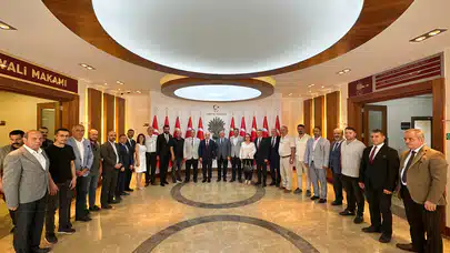 Belediye Meclisi ve AK Parti’den Valiye Ziyaret