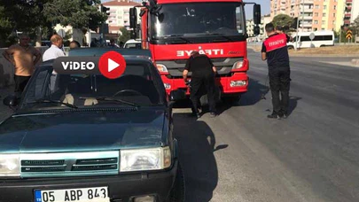 İki Aracın Çarpıştığı Kaza Anı Kamerada