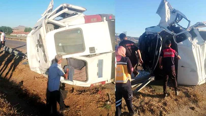 Minibüs Devrildi: 3 Yaralı  