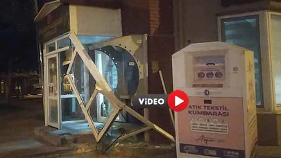 Muhtarlık Binasına Çarpıp Kaçtı