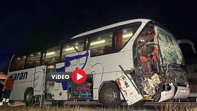 Çorum'a Gelen Otobüs TIR'a Çarptı: 1'i Ağır 15 Yaralı 
