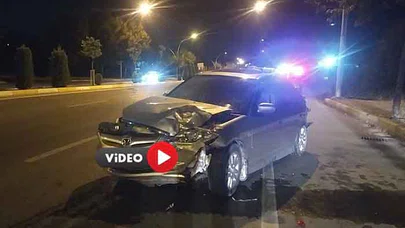 Otomobil, Hafif Ticari Araca Çarptı: 1 Yaralı  