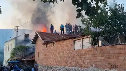 Mecitözü’nde İki Ev, Samanlık ve Ahır Yandı