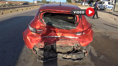 Otoyol'da Zincirleme Kaza: Otomobil Hurdaya Döndü, 2 Kişi Yaralandı