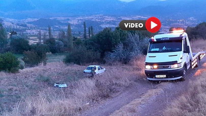 Tarlaya Düşen Otomobildeki Üç Kişi Yaralandı