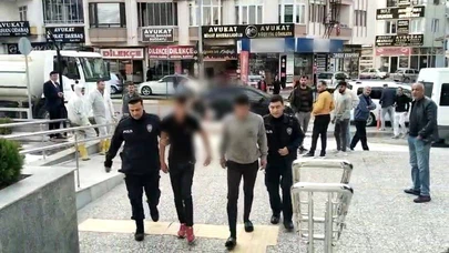 Yaşlı Adamın Parasını Gasbeden Kişiler Tutuklandı