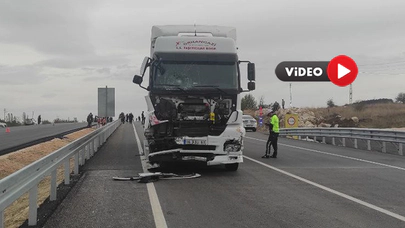 Tır Traktöre Çarptı: 2 Ölü, 1 Yaralı