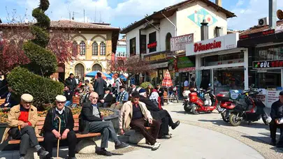 AK Parti, Emeklilere Özel İndirim Kartı Üzerinde Çalışıyor, İşte Detaylar