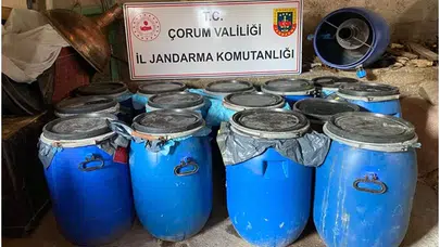 Çorum’da Evin Deposundan 900 Litre Şarap Ele Geçirildi
