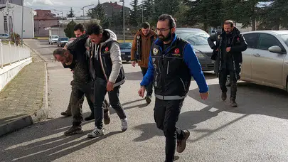 Polisten Amasya’ya Kadar Kaçan Uyuşturucu Tacirleri Tutuklandı