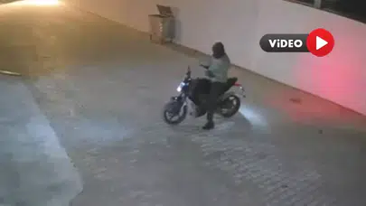 Çorum'da Otomobile Ateş Edilmesi Güvenlik Kamerasına Yansıdı