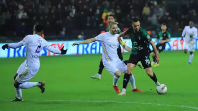 Caner Erkin’den Tarihi Performans