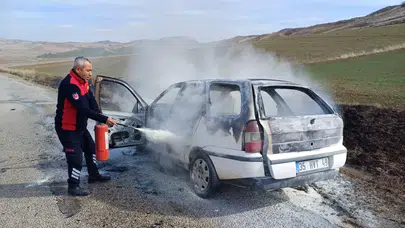 Seyir Halindeki Otomobil Alev Alev Yandı