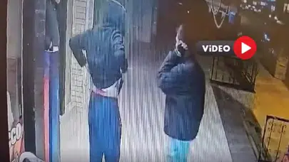 Çorum’da Genç Adamın Bıçaklandığı An Kamerada