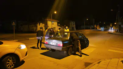 Altı Ruhsatsız Silah ve Sentetik Ecza Ele Geçirildi