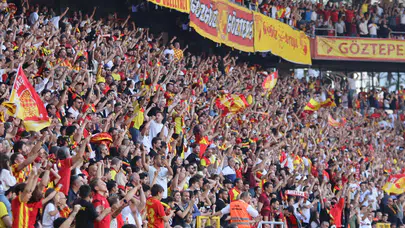 İzmir’de Şampiyonluk Coşkusu Sokaklara Taştı