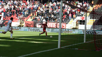 Üst Üste İki Maçta Gol Attı