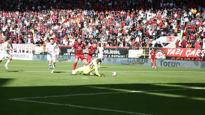SÜPER LİG YOLUNDA KOLAY MAÇ YOK! 2-0