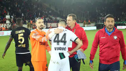 Dostluk, Kritik Maç Sonunda da Sürdü