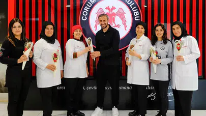 Kırmızı Siyahlılardan Anneler Günü Paylaşımı
