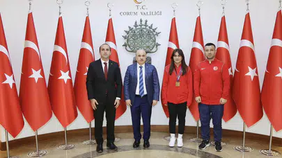 Vali Milli Sporcuları Tebrik Etti