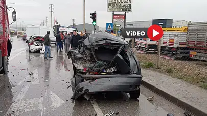 6 Araç Birbirine Girdi: Dört Yaralı