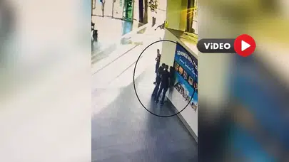 Yaşlı Kadının Dolandırıldığı Anlar Kamerada