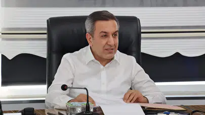 Dere: Gümbür Gümbür Geliyoruz
