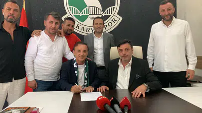 Sakaryaspor, Suat Kaya ile Anlaştı