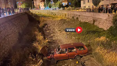 Otomobil Dereye Uçtu; 3 Yaralı
