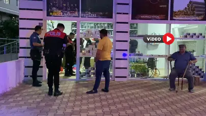 Bıçakla Dükkana Girince İş Yeri Sahibi Silahını Çekti