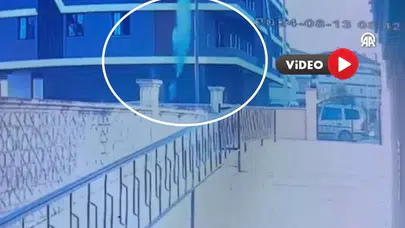 İşçinin İnşaattan Düştüğü Anlar Kamerada