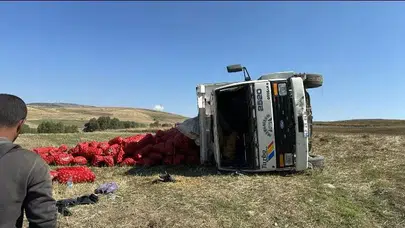 Soğan Yüklü Kamyon Devrildi