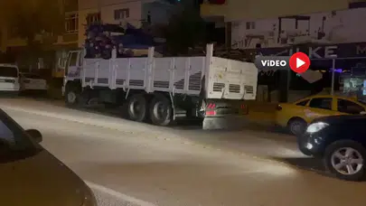 Kamyon Kasasından 2 Yabancı Uyruklu Kişi Çıktı