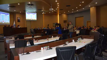 CHP’liler Belediye Meclisi’ni Terk Etti
