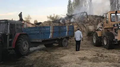 Devrilen Traktörün Altında Kaldı